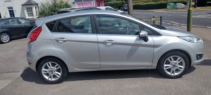 Ford Fiesta Zetec Silver #4