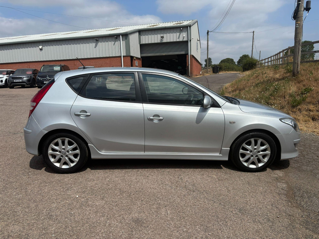 Hyundai I30 1.6 Crdi Comfort Euro 4 #2