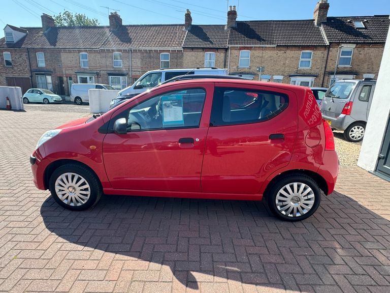 Nissan Pixo 1.0 Visia Red #3