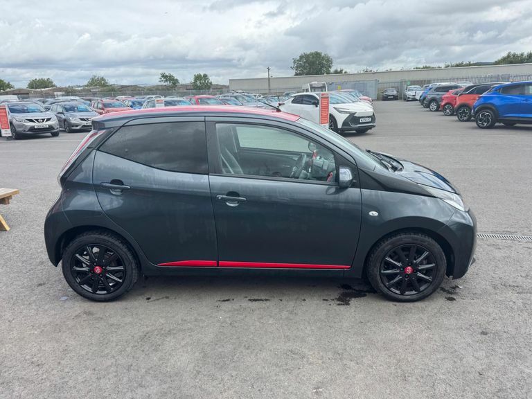 Toyota Aygo 1.0 Vvt-i X-press X-shift Euro 6 WF17ZZP #2