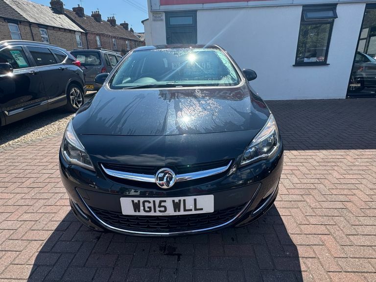 Vauxhall Astra 1.4T 16V Sri Black