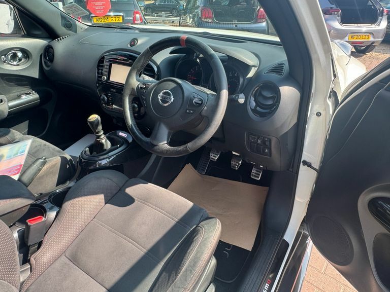Nissan Juke Hatchback White #16