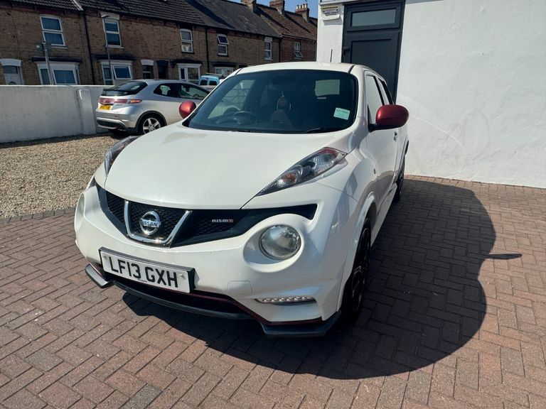 Nissan Juke Hatchback White #2