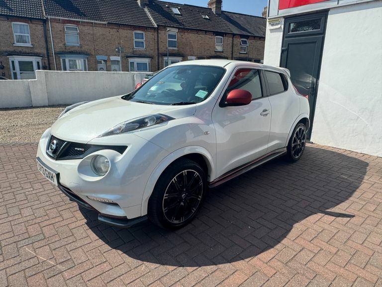 Nissan Juke Hatchback White #3