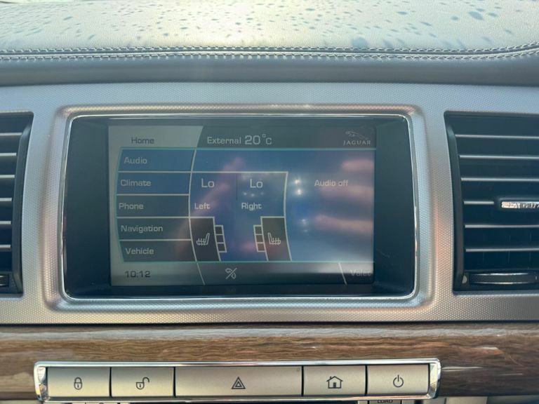 Jaguar XF Portfolio Green #21
