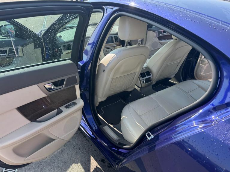 Jaguar XF Portfolio Green #12