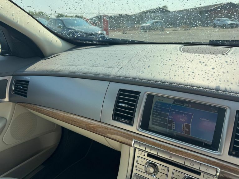 Jaguar XF Portfolio Green #26