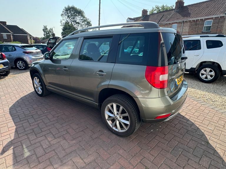 Skoda Yeti 2.0 Tdi Cr Se Green #4