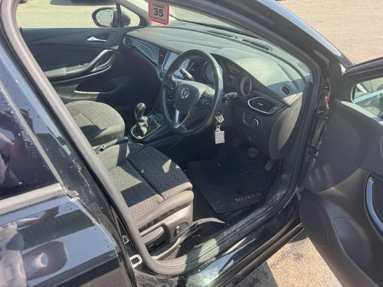 Vauxhall Astra 1.6T 16V 200 Elite Nav Red #8