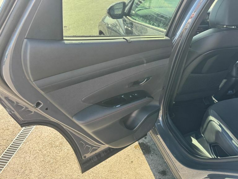 Hyundai Tucson Premium Black #10