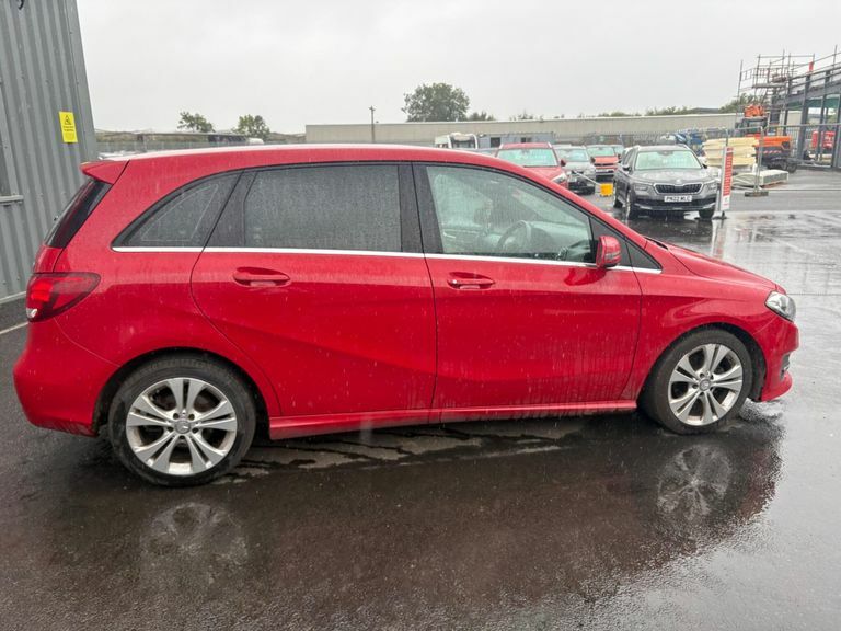 Mercedes-Benz B Class 1.5 B180 Cdi Sport 7G-dct Euro 6 Ss Red #2