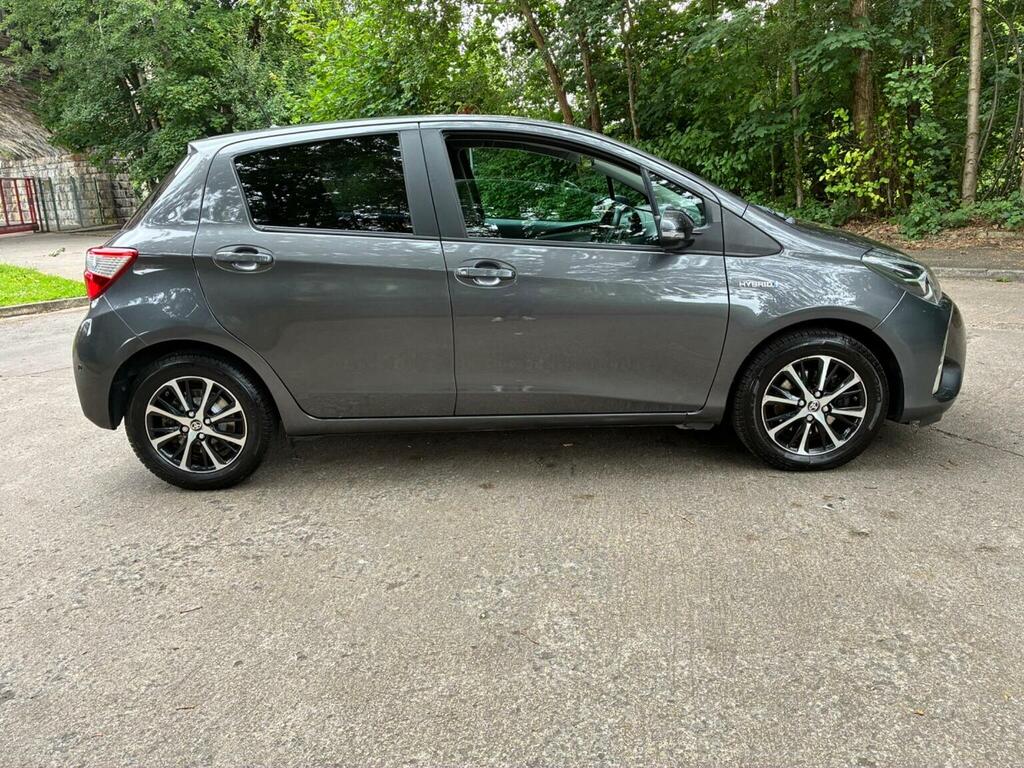 Toyota Yaris Hatchback 1.5 Vvt-h Icon Tech E-cvt Euro 6 Ss 5 MF68JJY Grey #3
