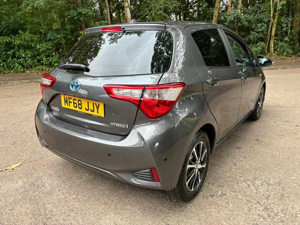 Toyota Yaris Hatchback 1.5 Vvt-h Icon Tech E-cvt Euro 6 Ss 5 MF68JJY Grey #5