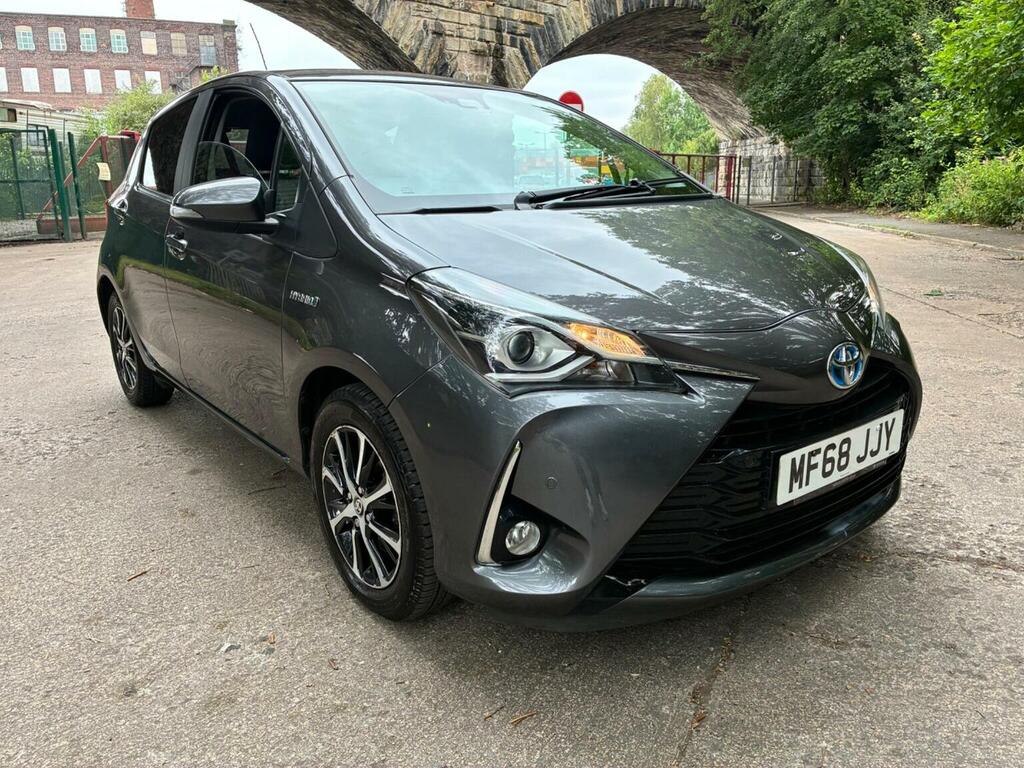 Toyota Yaris Hatchback 1.5 Vvt-h Icon Tech E-cvt Euro 6 Ss 5 Grey