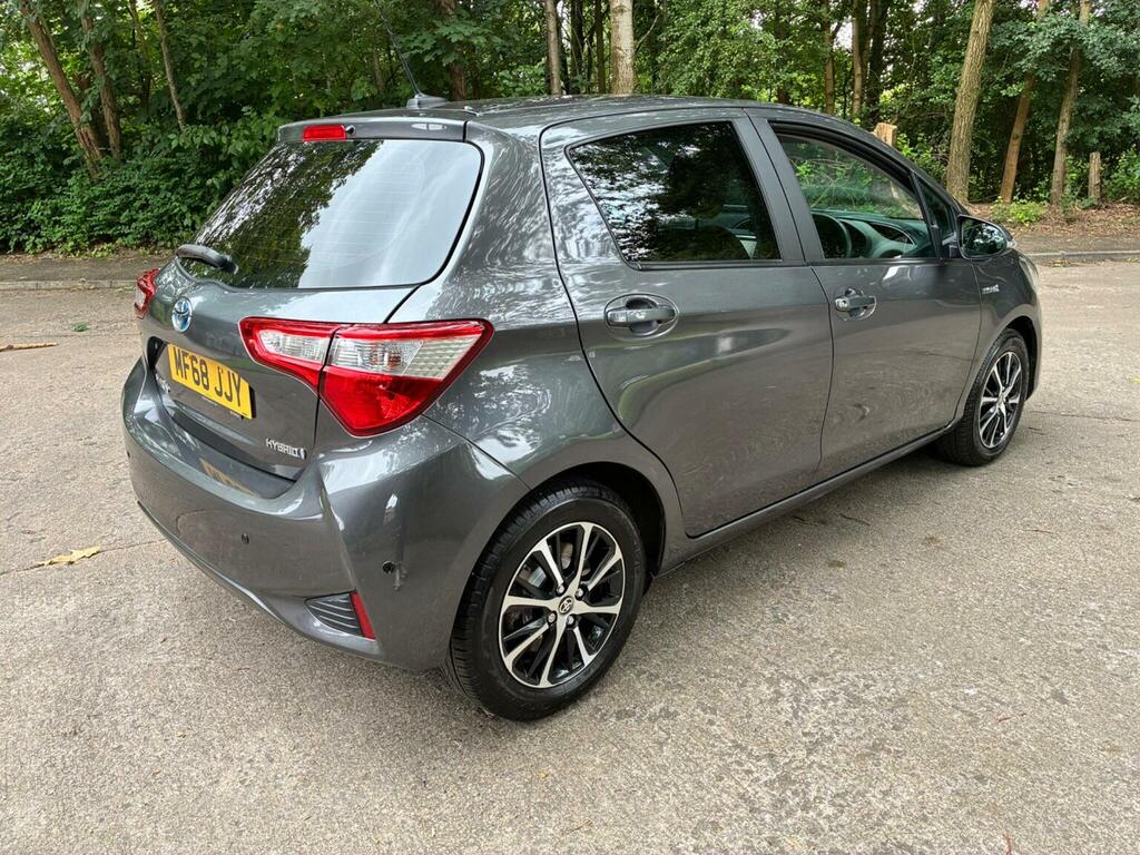 Toyota Yaris Hatchback 1.5 Vvt-h Icon Tech E-cvt Euro 6 Ss 5 MF68JJY Grey #4