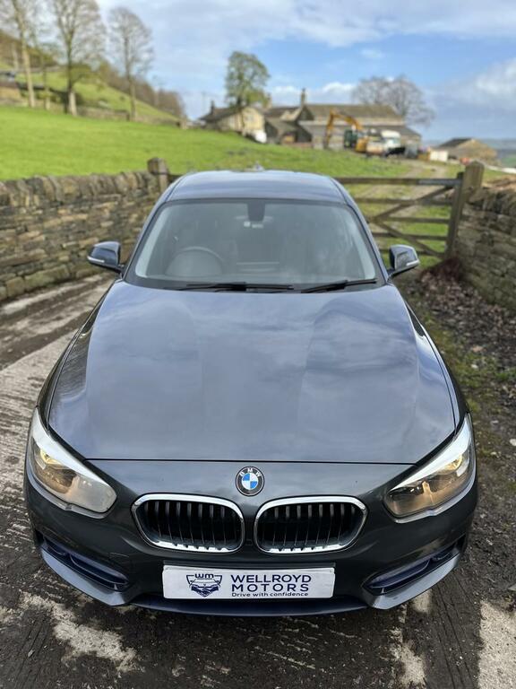 BMW 1 Series 2.0 118D Sport 5-Door 2015 Grey #4