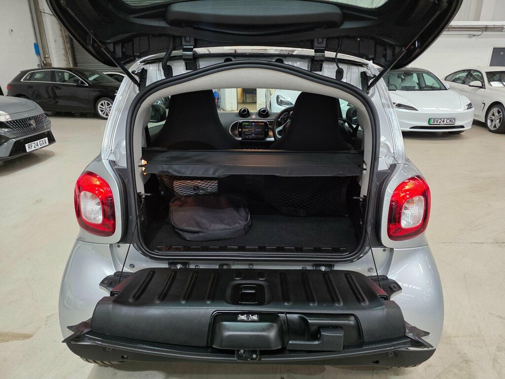 Smart Fortwo 17.6Kwh Exclusive 22Kw Charger Black #25