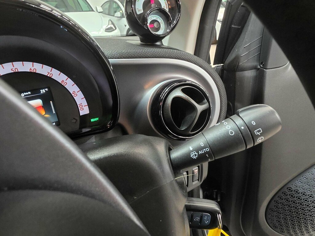 Smart Fortwo 17.6Kwh Exclusive 22Kw Charger Black #20