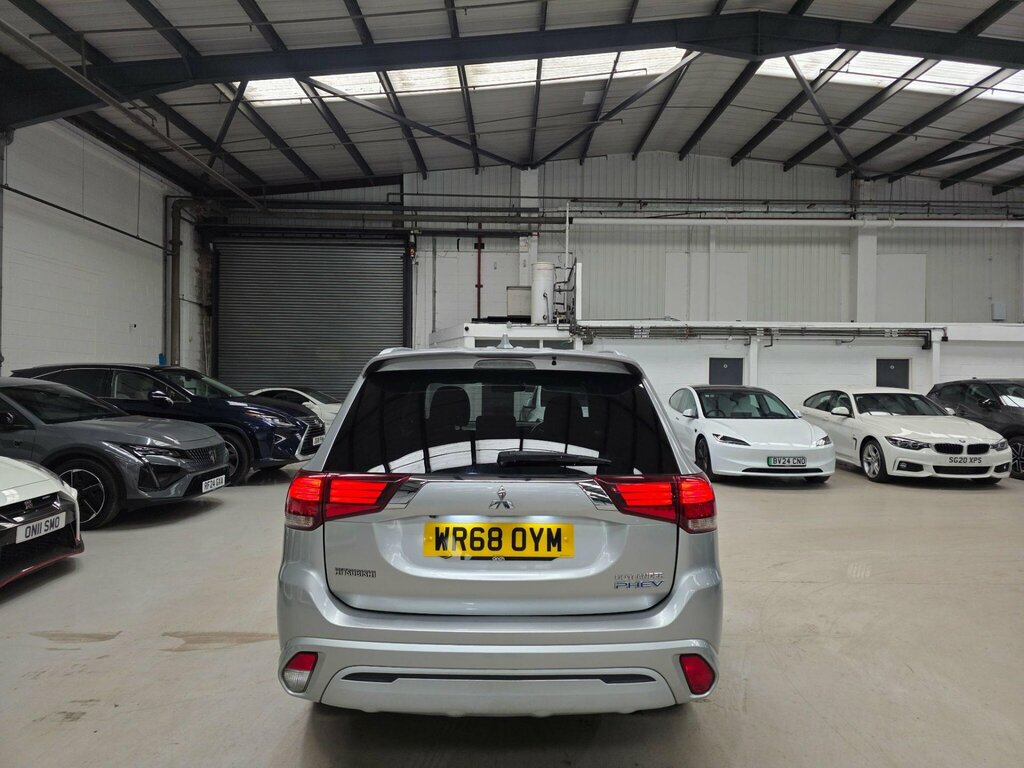 Mitsubishi Outlander 2.4H Twinmotor 13.8Kwh 5H Cvt 4Wd Euro 6 Ss WR68OYM Silver #3