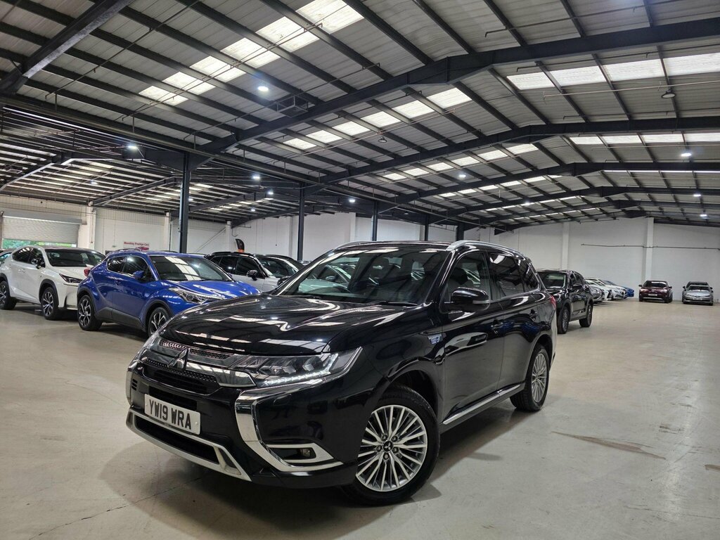 Mitsubishi Outlander 2.4H Twinmotor 13.8Kwh 4H Cvt 4Wd Euro 6 Ss Black