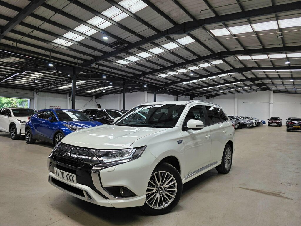 Mitsubishi Outlander 2.4H Twinmotor 13.8Kwh Dynamic Cvt 4Wd Euro 6 Ss White