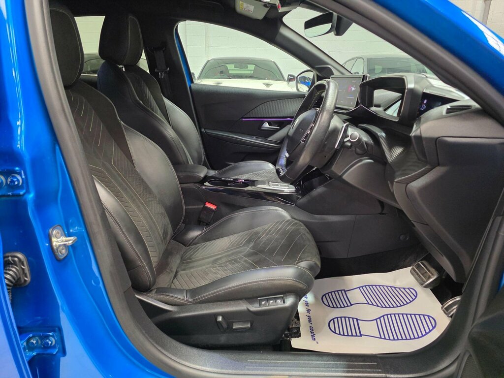Peugeot 208 1.2 Gt E-dsc6 Euro 6 Ss DMZ8527 Blue #4