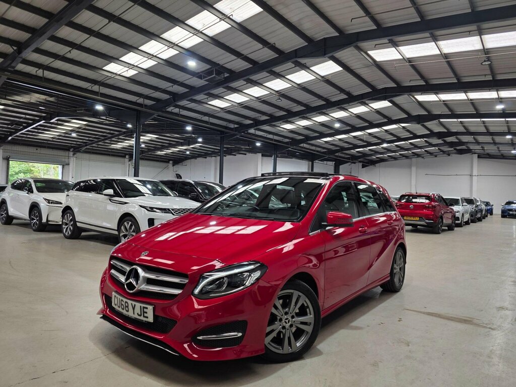 Mercedes-Benz B Class 1.6 B180 Exclusive Edition Plus 7G-dct Euro 6 S Red