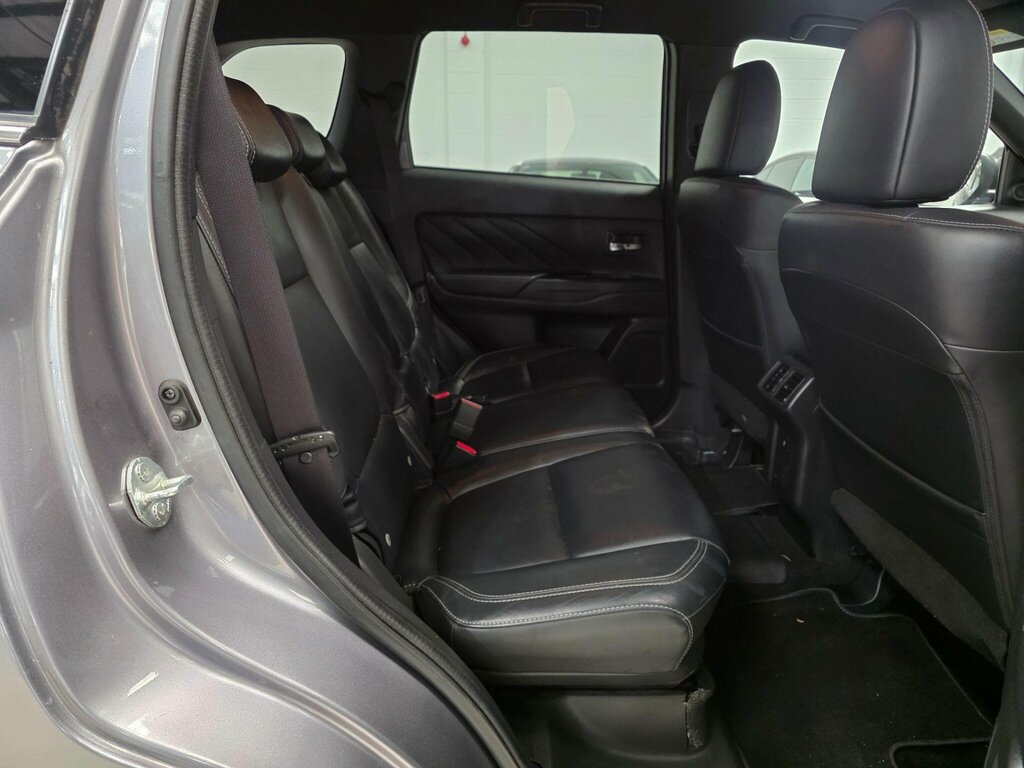 Mitsubishi Outlander Phev 4H Red #22