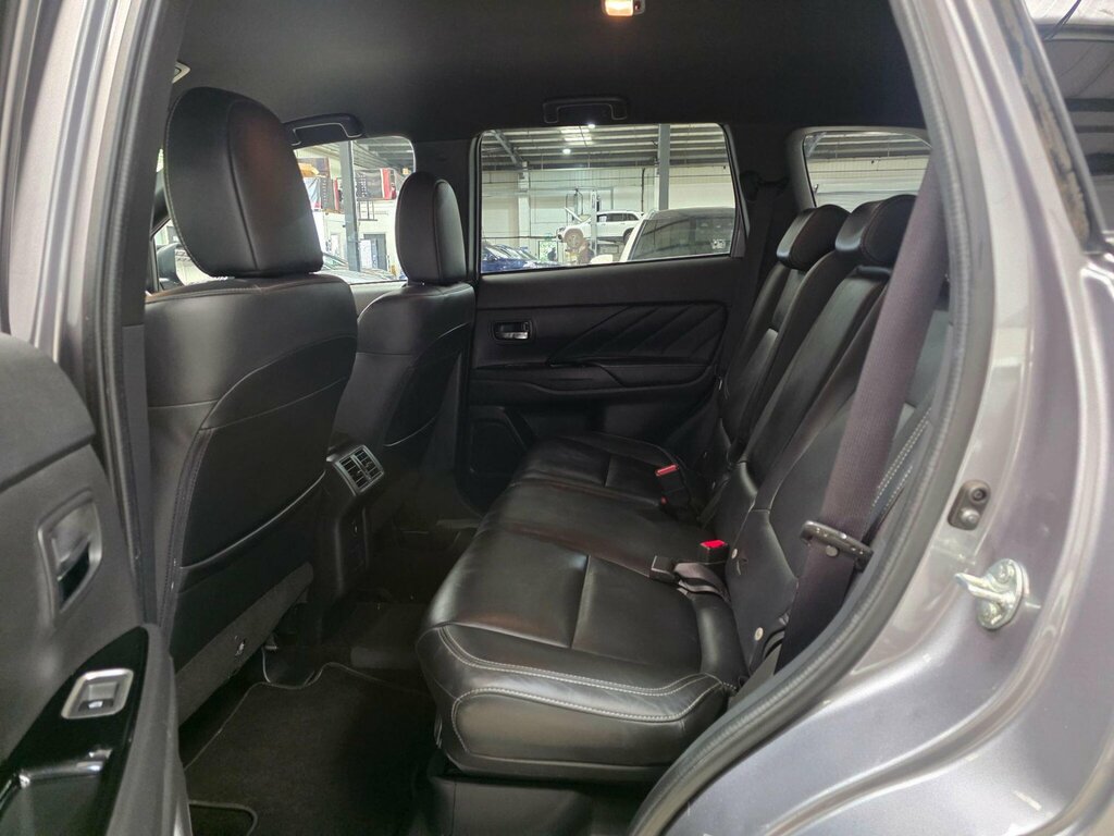 Mitsubishi Outlander Phev 4H Red #23