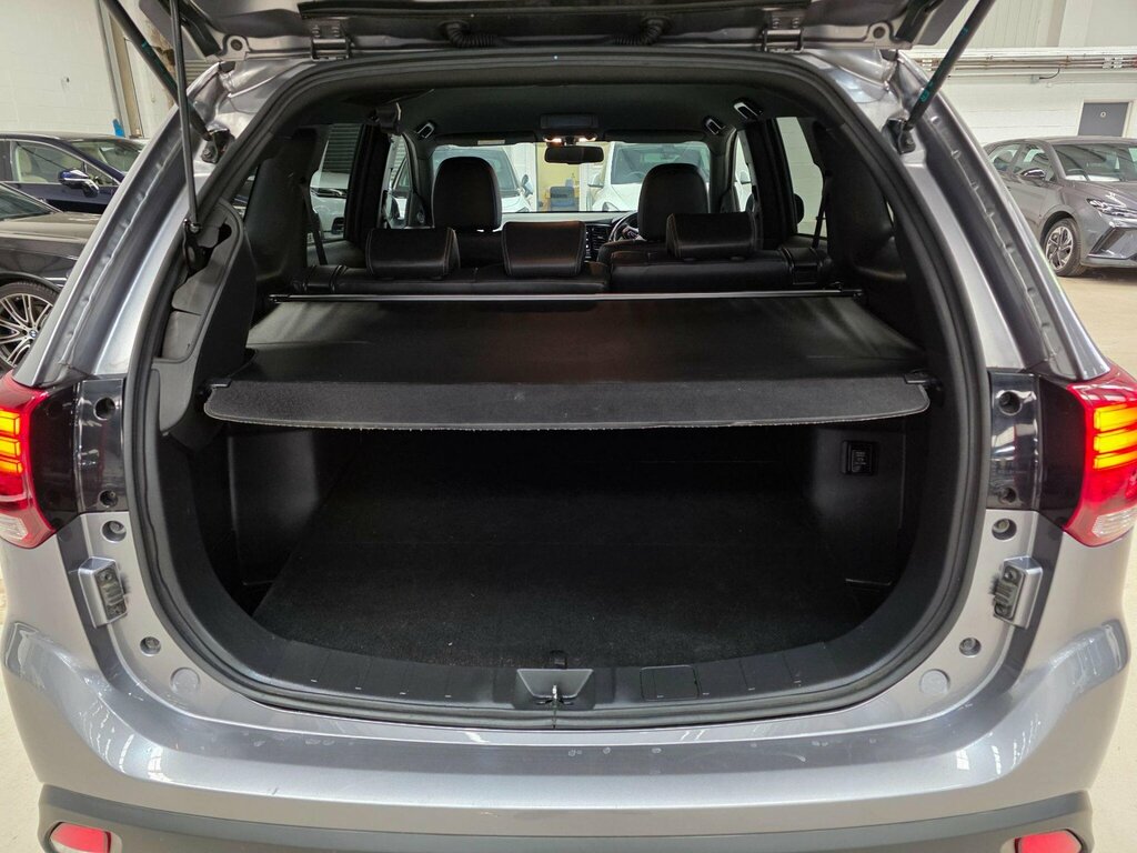 Mitsubishi Outlander Phev 4H Red #27
