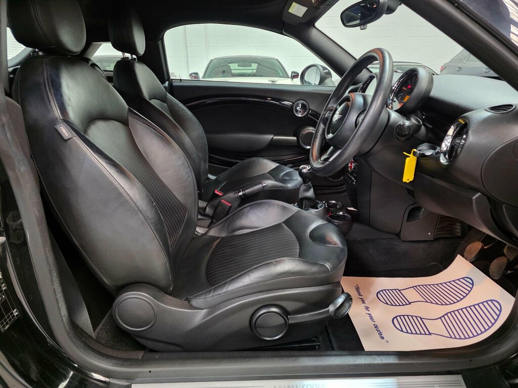 Mini Coupe 1.6 Cooper Euro 6 Ss Black #4