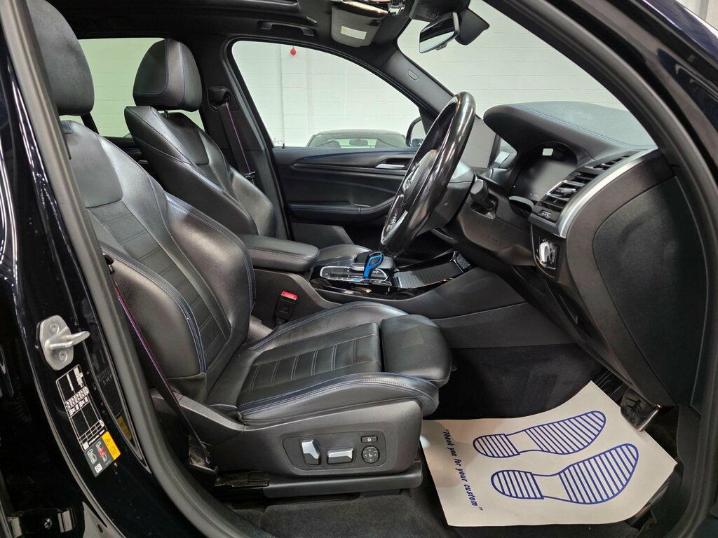 BMW iX3 80Kwh M Sport Pro Black #4