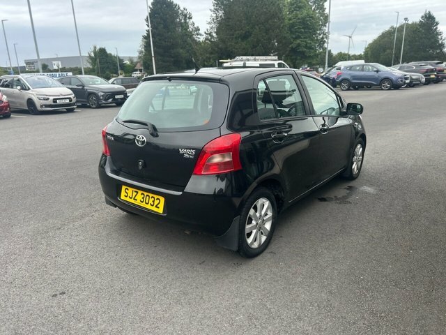 Toyota Yaris Hatchback 1.3 Vvt-i Sr 200757 Black #7