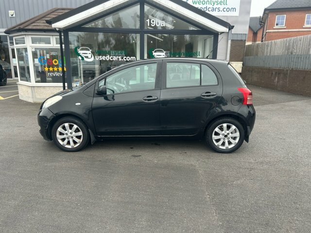 Toyota Yaris Hatchback 1.3 Vvt-i Sr 200757 Black #4