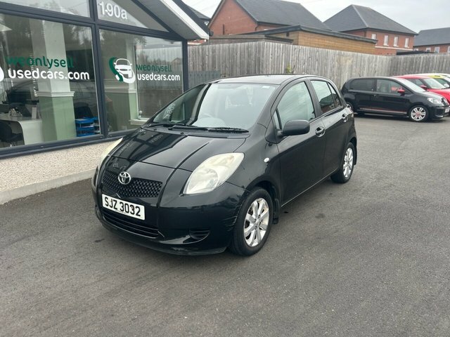 Toyota Yaris Hatchback 1.3 Vvt-i Sr 200757 Black #3