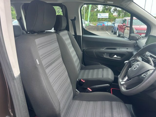 Vauxhall Combo Life 1.2 Turbo Energy XL 7 Seat Estate Blue #9