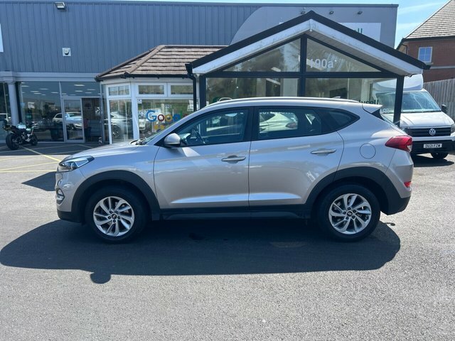 Hyundai Tucson 1.6 Gdi Blue Drive Se Nav Suv Eu White #4