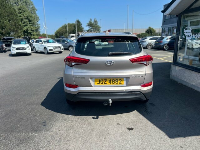 Hyundai Tucson 1.6 Gdi Blue Drive Se Nav Suv Eu White #6