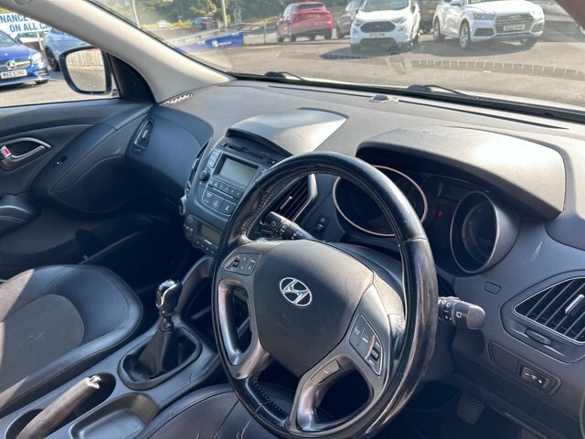 Hyundai Ix35 White #8
