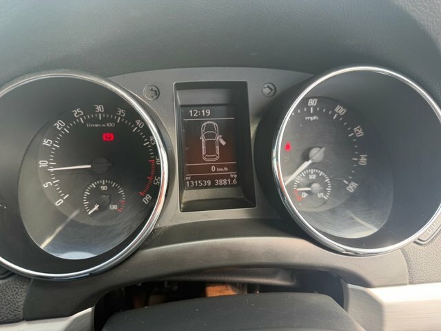 Skoda Yeti Suv White #14