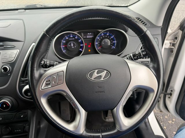 Hyundai Ix35 1.7 Crdi Premium Euro 5 Ss Black #14