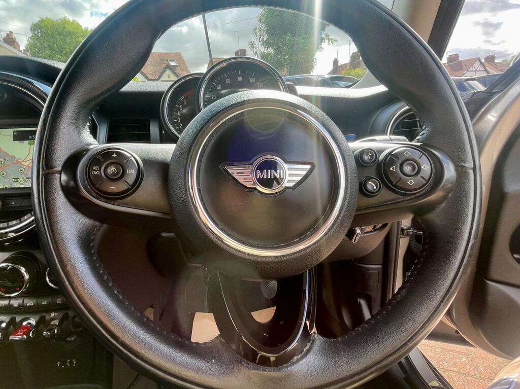 Mini Hatch 1.5 Chili Pack 17In Alloys Media XL Priva White #9