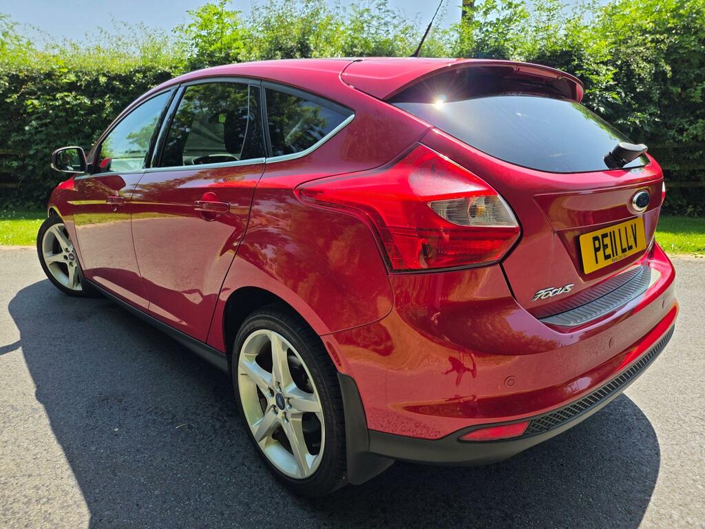 Ford Focus 1.6T Ecoboost Titanium Euro 5 Ss Red #4