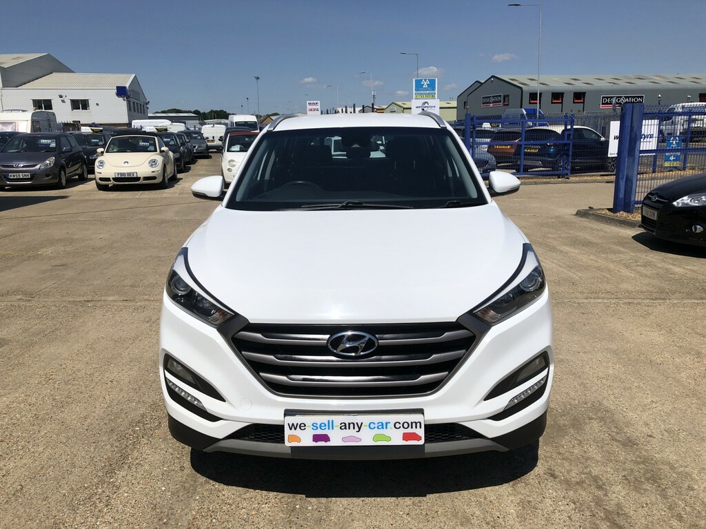 Hyundai Tucson Suv 1.7 Tucson Se Nav 1.7 D 116Ps Bd Fss 2016 White #3