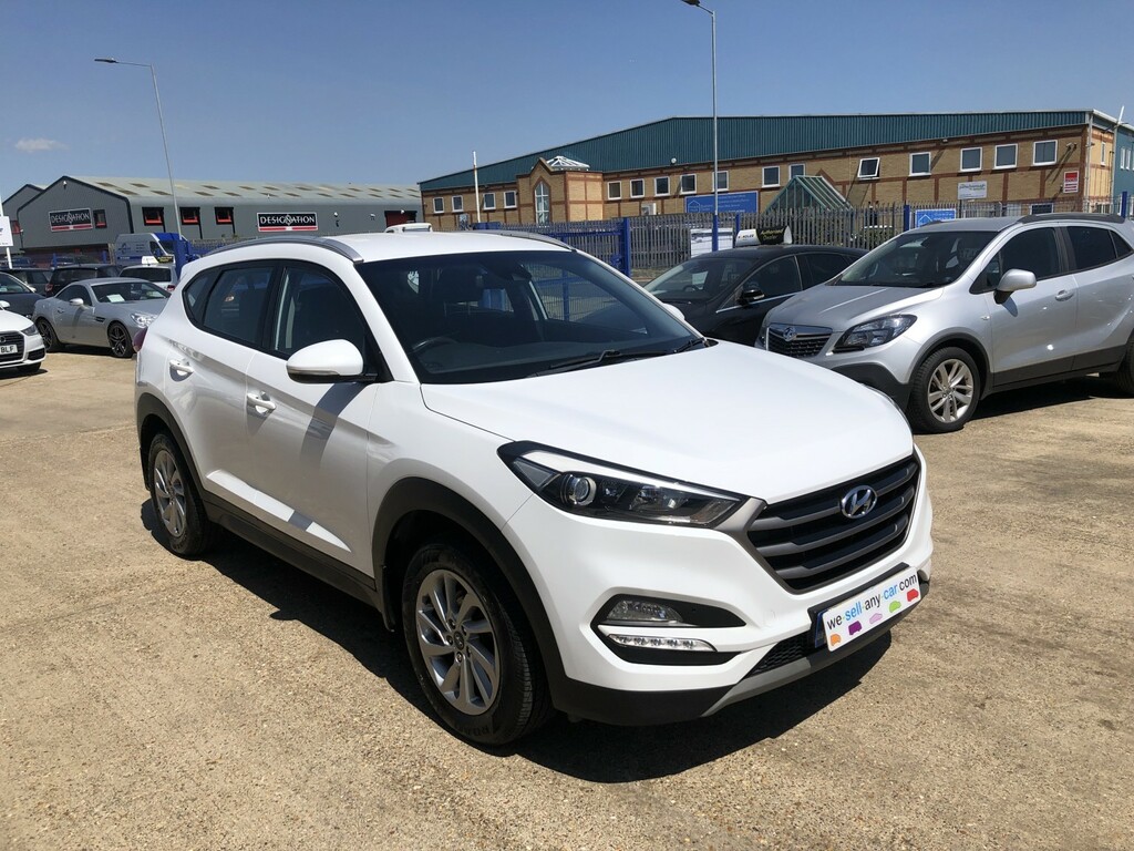 Hyundai Tucson Suv 1.7 Tucson Se Nav 1.7 D 116Ps Bd Fss 2016 White #2