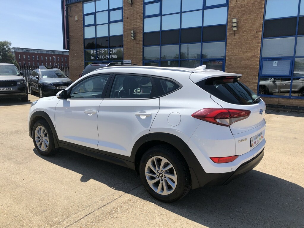 Hyundai Tucson Suv 1.7 Tucson Se Nav 1.7 D 116Ps Bd Fss 2016 White #6