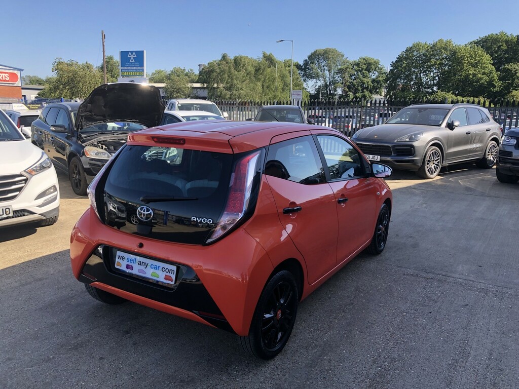 Toyota Aygo 1.0 Vvt-i X-cite Orange #4