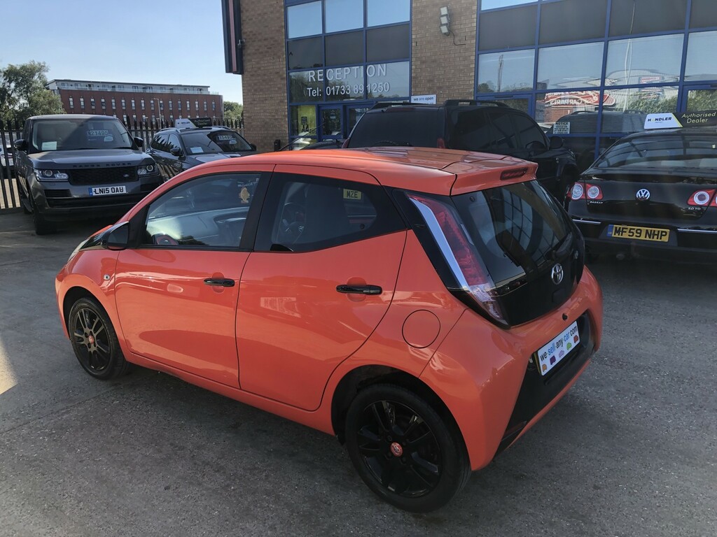 Toyota Aygo 1.0 Vvt-i X-cite Orange