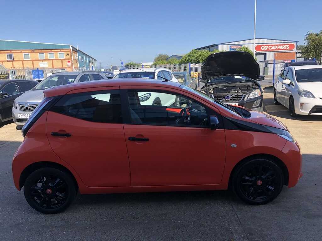 Toyota Aygo 1.0 Vvt-i X-cite Orange #6