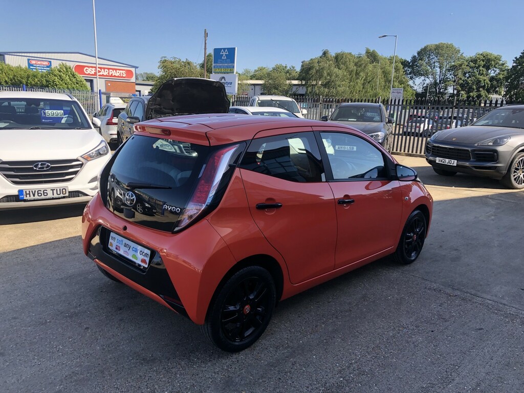 Toyota Aygo 1.0 Vvt-i X-cite Orange #5